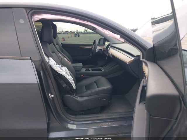 2023 TESLA MODEL Y 7SAYGDEF9PF874980 Photo 4