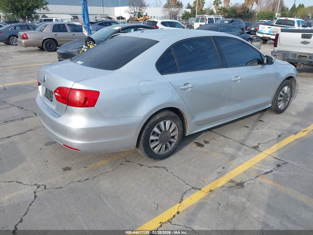 3VW2K7AJXEM392991 Volkswagen Jetta 2.0l S