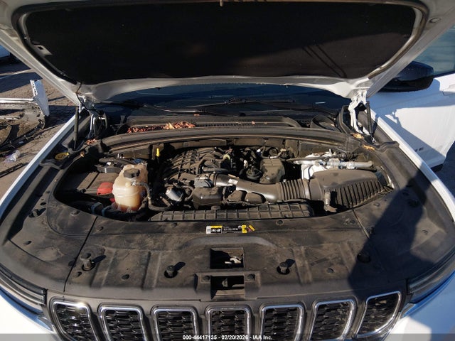 1C4RJHAG1N8585081 Jeep Grand Cherokee Laredo 4x4