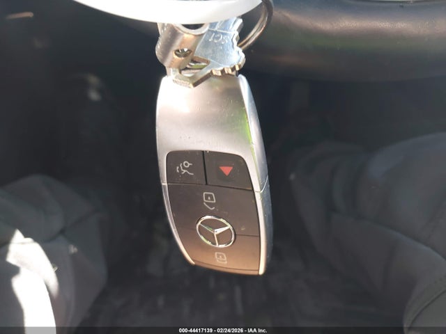 44417139 :رقم المزاد ، WDDWJ8EB8KF769321 vin ، 2019 Mercedes-benz C 300 4matic مزاد بيع