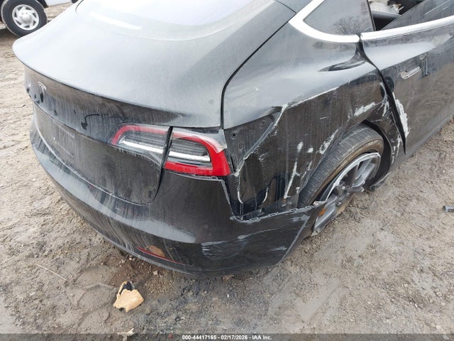 Продажа на аукционе авто 2018 Tesla Model 3 Long Range/mid Range, vin: 5YJ3E1EA8JF016150, номер лота: 44417165