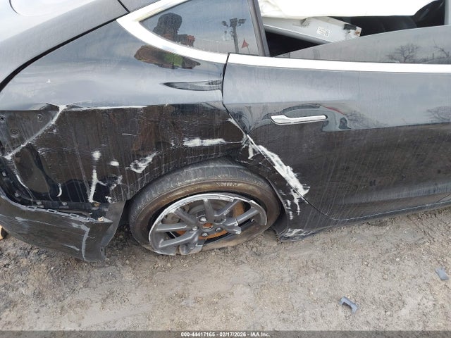 Продажа на аукционе авто 2018 Tesla Model 3 Long Range/mid Range, vin: 5YJ3E1EA8JF016150, номер лота: 44417165