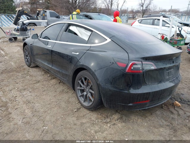 2018 TESLA MODEL 3 5YJ3E1EA8JF016150 Photo 2