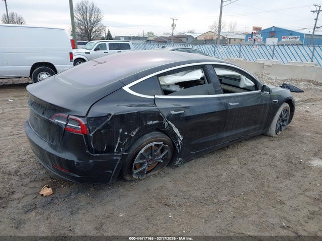 2018 TESLA MODEL 3 5YJ3E1EA8JF016150 Photo 3
