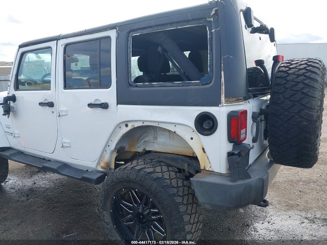 1C4HJWEG7JL923312 Jeep Wrangler Jk Unlimited Sahara 4x4