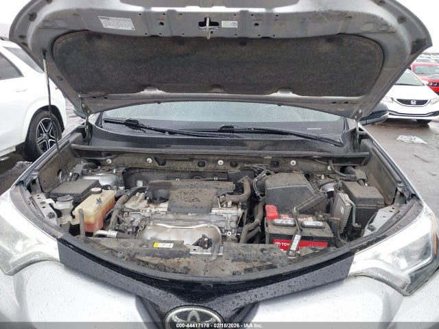 JTMNFREVXJJ183836 Toyota RAV4 SE