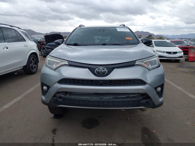 JTMNFREVXJJ183836 Toyota RAV4 SE