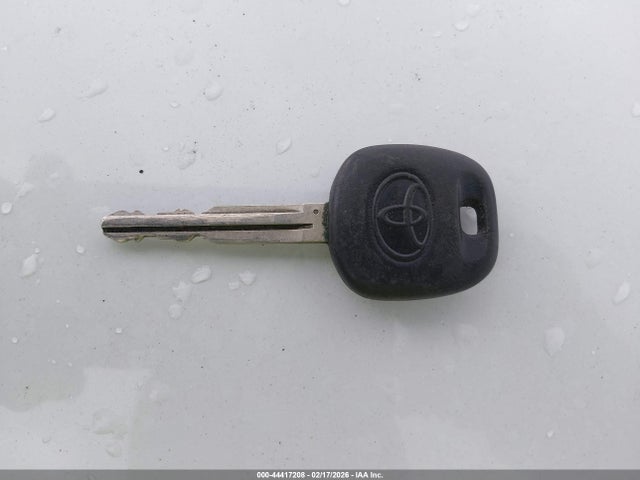 JTDKDTB34E1563687 Toyota Prius C Two