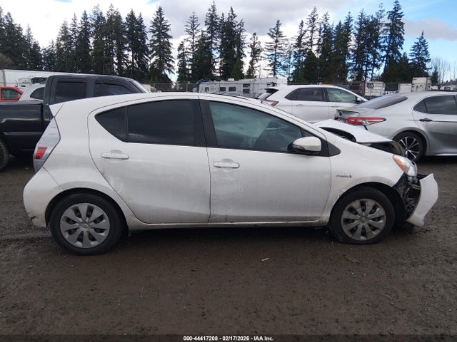 JTDKDTB34E1563687 Toyota Prius C Two