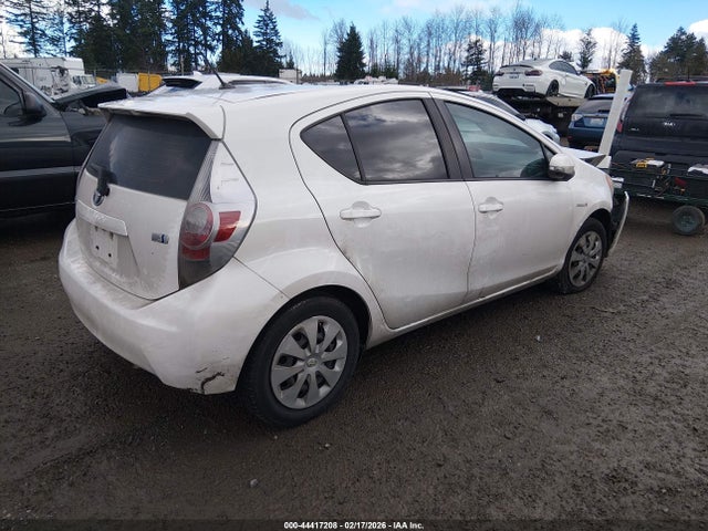 JTDKDTB34E1563687 Toyota Prius C Two