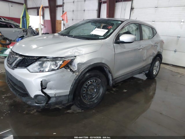 JN1BJ1CR7JW259883 Nissan Rogue Sport S