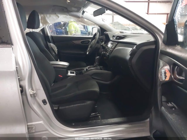 JN1BJ1CR7JW259883 Nissan Rogue Sport S