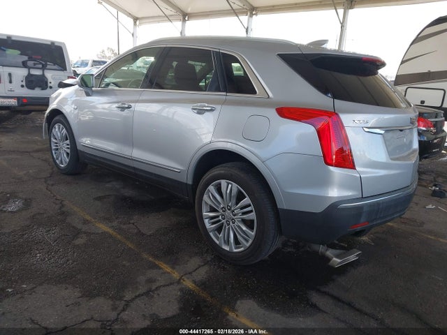 2018 CADILLAC XT5 1GYKNERS5JZ215800 Photo 2