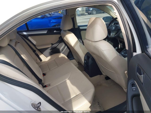 3VWD17AJ6EM370191 Volkswagen Jetta 1.8t Se