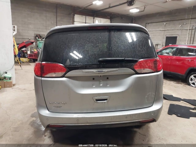44417359 :رقم المزاد ، 2C4RC1BG3JR119229 vin ، 2018 Chrysler Pacifica Touring L مزاد بيع