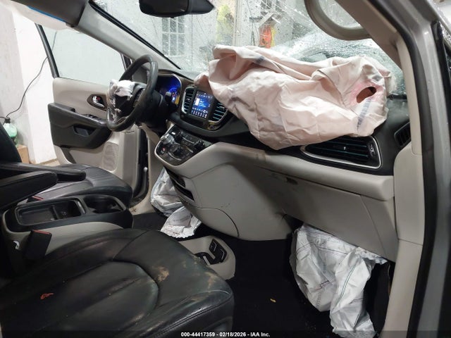 44417359 :رقم المزاد ، 2C4RC1BG3JR119229 vin ، 2018 Chrysler Pacifica Touring L مزاد بيع