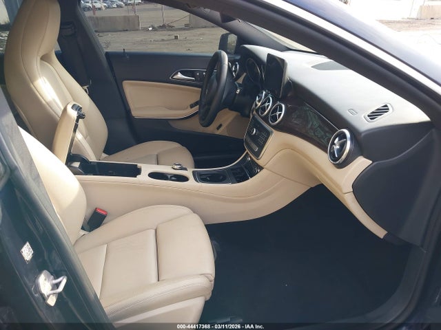 2017 MERCEDES-BENZ CLA 250 WDDSJ4GB5HN427165 Photo 4
