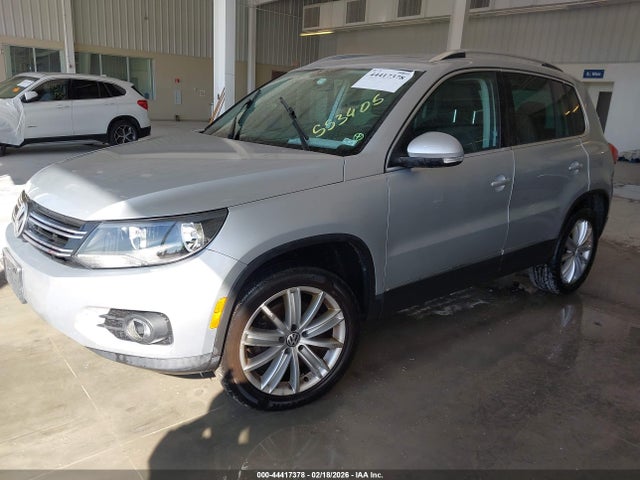 44417378 :رقم المزاد ، WVGBV7AX0CW553405 vin ، 2012 Volkswagen Tiguan Se مزاد بيع