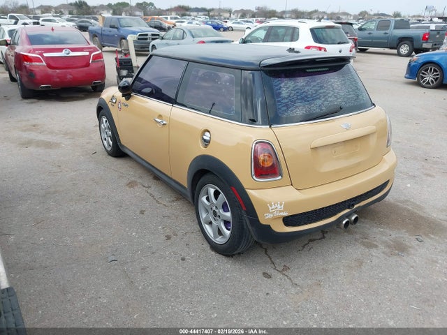 2009 MINI COOPER S WMWMF73579TT95156 Photo 2