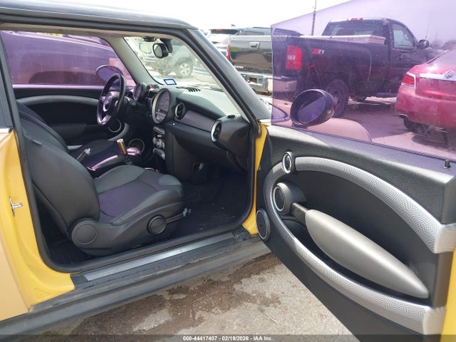 2009 MINI COOPER S WMWMF73579TT95156 Photo 4