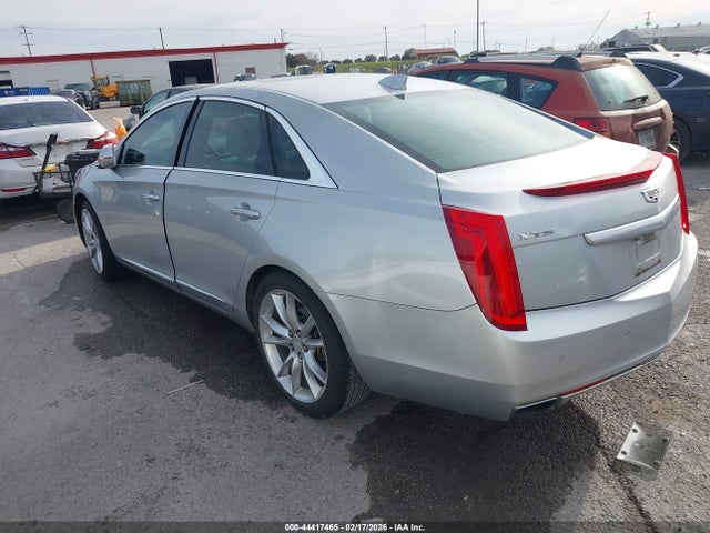 2017 CADILLAC XTS 2G61P5S36H9131698 Photo 2