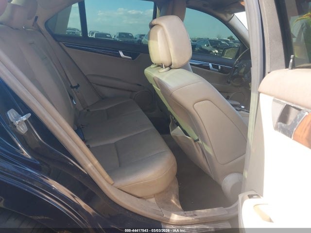 Aukcja sprzedaży 2013 Mercedes-benz C 250 Luxury, vin: WDDGF4HB8DR271289, numer aukcji: 44417543