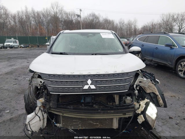 Продаж на аукціоні авто 2022 Mitsubishi Outlander Black Edition S-awc/se 2.5 S-awc/se Launch Edition S-awc, vin: JA4J4UA86NZ011019, номер лоту: 44417557