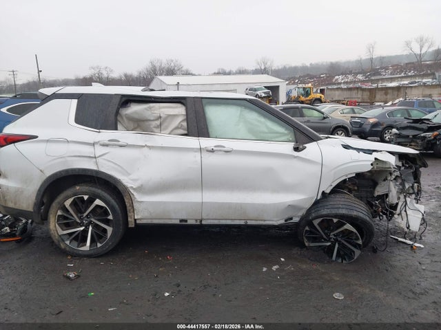 Продаж на аукціоні авто 2022 Mitsubishi Outlander Black Edition S-awc/se 2.5 S-awc/se Launch Edition S-awc, vin: JA4J4UA86NZ011019, номер лоту: 44417557