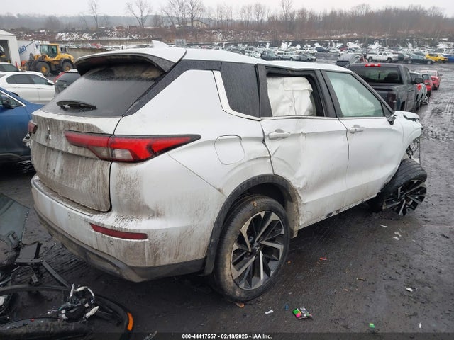 2022 MITSUBISHI OUTLANDER JA4J4UA86NZ011019 Photo 3