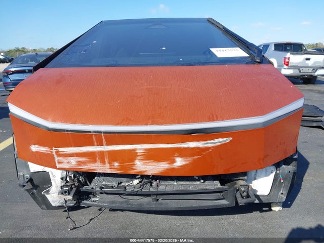 2024 Tesla Cybertruck All-wheel Drive მანქანა იყიდება აუქციონზე, vin: 7G2CEHED6RA050130, აუქციონის ნომერი: 44417575