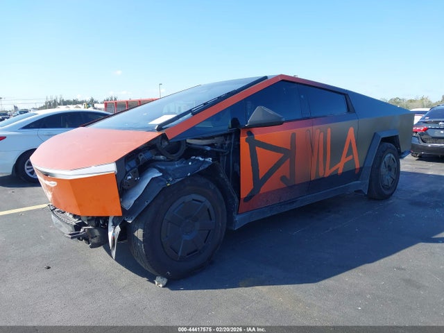 2024 Tesla Cybertruck All-wheel Drive მანქანა იყიდება აუქციონზე, vin: 7G2CEHED6RA050130, აუქციონის ნომერი: 44417575