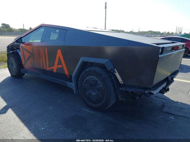 2024 Tesla Cybertruck All-wheel Drive მანქანა იყიდება აუქციონზე, vin: 7G2CEHED6RA050130, აუქციონის ნომერი: 44417575