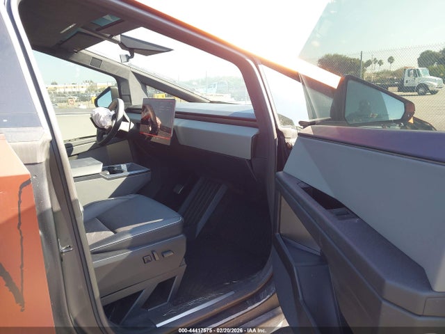 2024 Tesla Cybertruck All-wheel Drive მანქანა იყიდება აუქციონზე, vin: 7G2CEHED6RA050130, აუქციონის ნომერი: 44417575