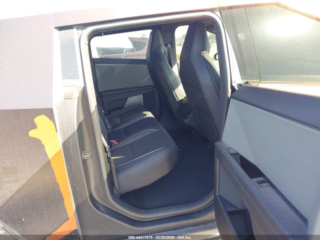 2024 Tesla Cybertruck All-wheel Drive მანქანა იყიდება აუქციონზე, vin: 7G2CEHED6RA050130, აუქციონის ნომერი: 44417575