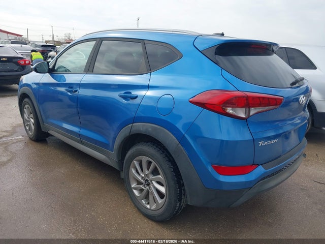 KM8J33A44HU335681 Hyundai TUCSON SE