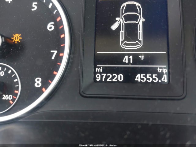 WVGRV7AX4HW501927 Volkswagen Tiguan 2.0t Wolfsburg Edition