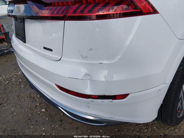 44417695 :رقم المزاد ، WA1CVAF11KD009297 vin ، 2019 Audi Q8 55 Premium مزاد بيع