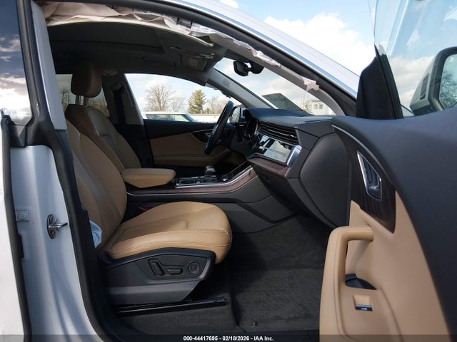 44417695 :رقم المزاد ، WA1CVAF11KD009297 vin ، 2019 Audi Q8 55 Premium مزاد بيع