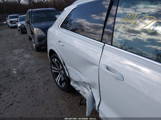 44417695 :رقم المزاد ، WA1CVAF11KD009297 vin ، 2019 Audi Q8 55 Premium مزاد بيع