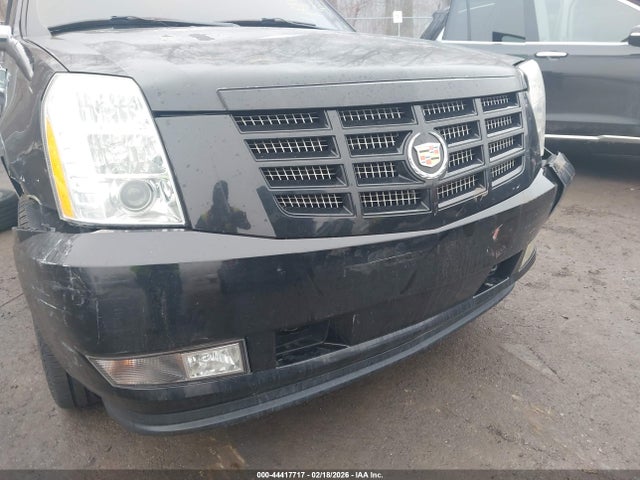 2014 Cadillac Escalade Luxury მანქანა იყიდება აუქციონზე, vin: 1GYS3BEF1ER136272, აუქციონის ნომერი: 44417717
