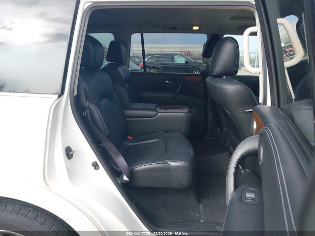 44417720 :رقم المزاد ، JN8AZ2NF1H9640801 vin ، 2017 Infiniti Qx80 مزاد بيع
