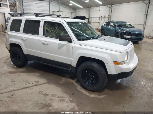 2011 Jeep Patriot Latitude X მანქანა იყიდება აუქციონზე, vin: 1J4NF4GB8BD282204, აუქციონის ნომერი: 44417768