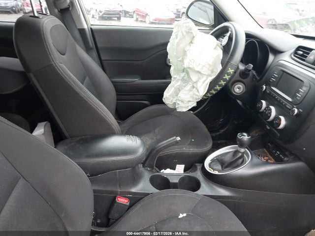 KNDJN2A22H7881627 KIA Soul