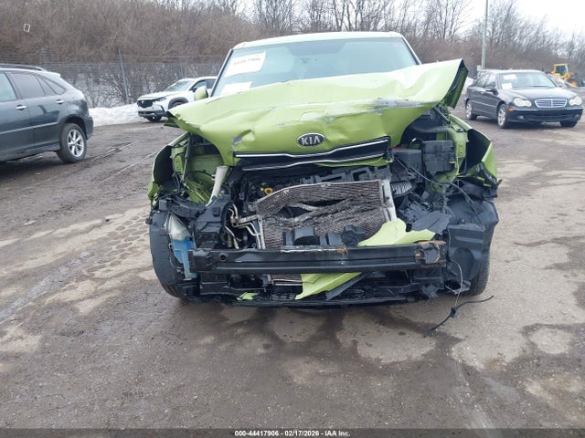 KNDJN2A22H7881627 KIA Soul