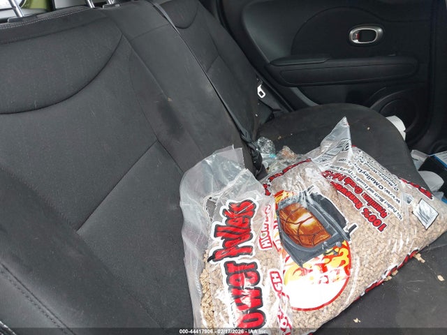 KNDJN2A22H7881627 KIA Soul