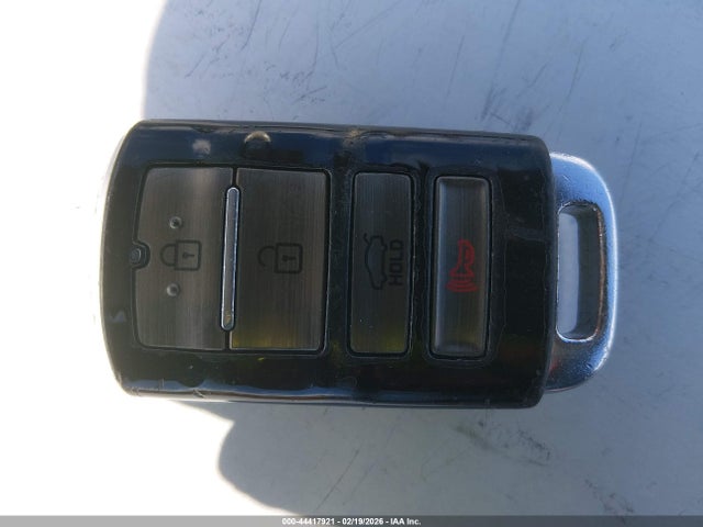 44417921 :رقم المزاد ، KNALW4D47F6017431 vin ، 2015 Kia K900 Luxury مزاد بيع