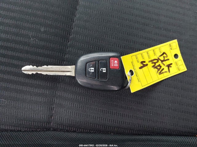 Toyota RAV4 LE 2017 2T3BFREV4HW545500 Image 11