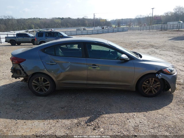 5NPD84LF6JH379835 Hyundai ELANTRA SEL