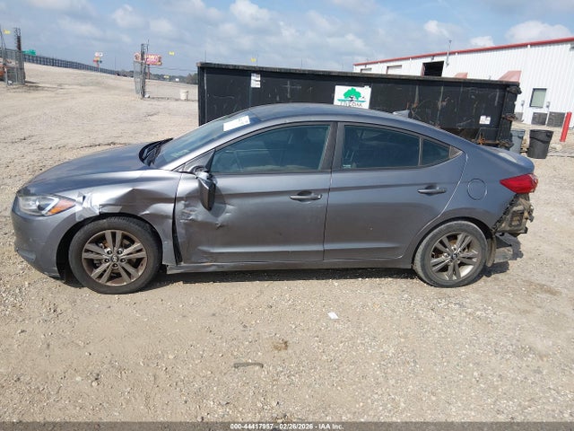 5NPD84LF6JH379835 Hyundai ELANTRA SEL