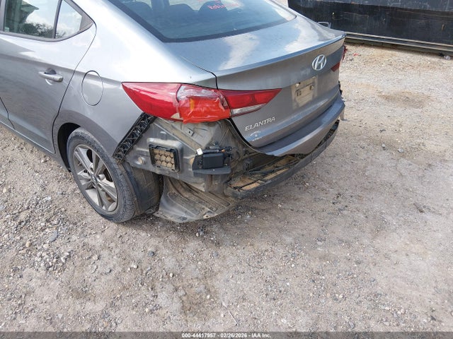 5NPD84LF6JH379835 Hyundai ELANTRA SEL